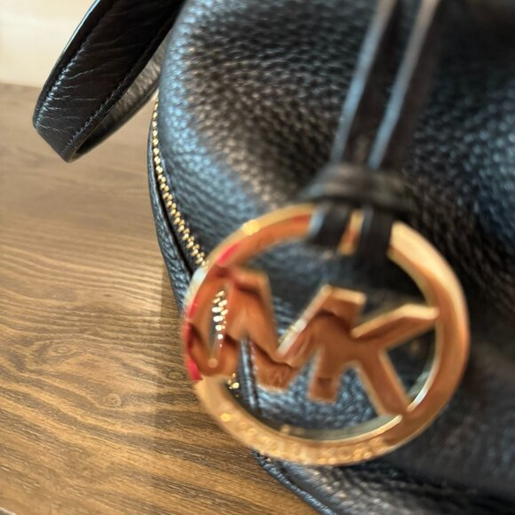 Michael Kors Portland Large Black Pebbled Leather Satchel Gold Hardware - Picture 7 of 16